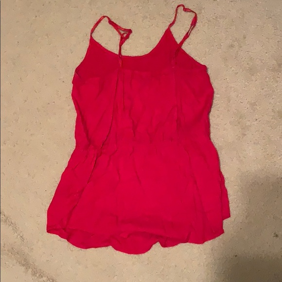 Red top - Picture 2 of 4